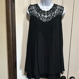 EUC Impressions flowy tank with crochet